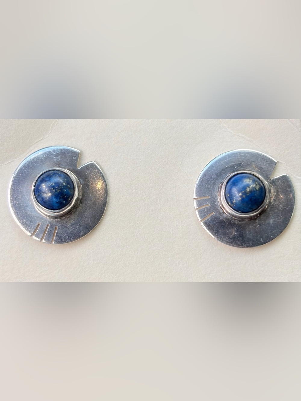 modernist sterling silver stud earrings round lapis. Signed Weng 925